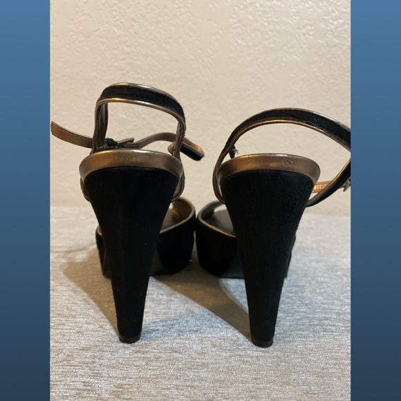 Velvet peek-a-boo sexy heels! - Picture 4 of 6